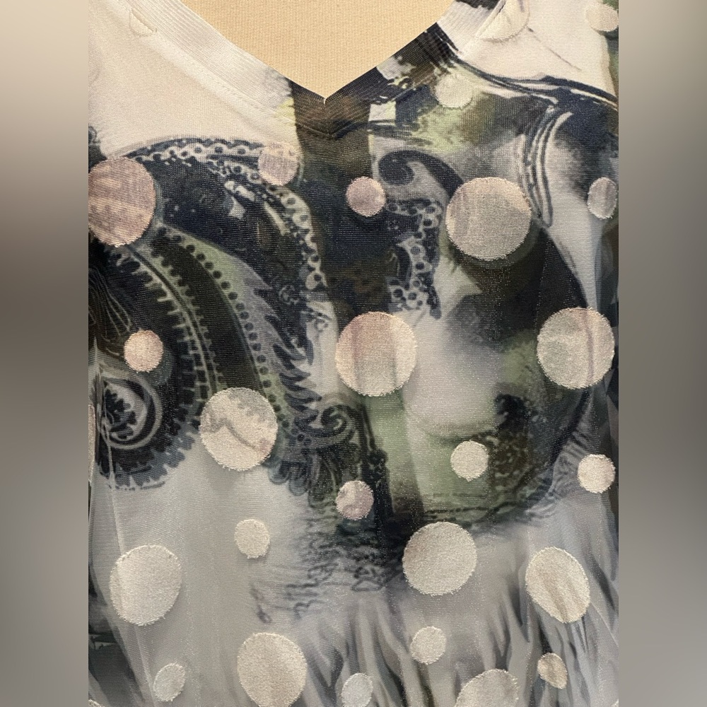 Abstract Pattern Sheer Top - Picture 3 of 3